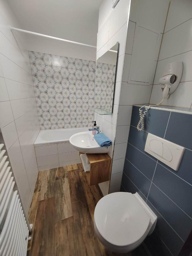 City Panzio Balatonlelle Eksteriør billede
